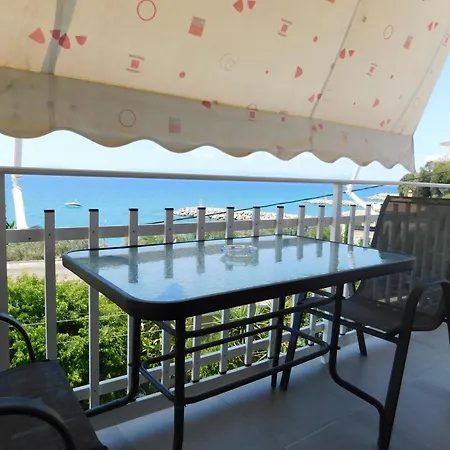 Marina's Sea קלמאטה